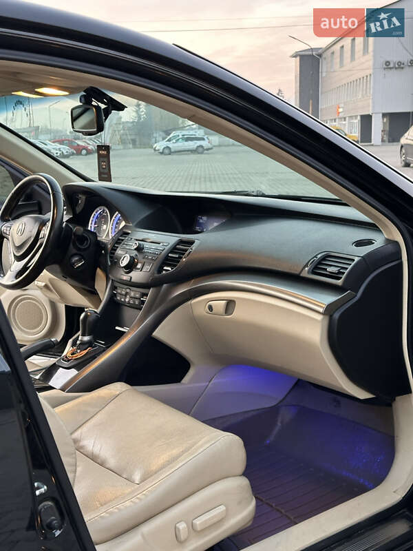 Седан Acura TSX 2011 в Ужгороде