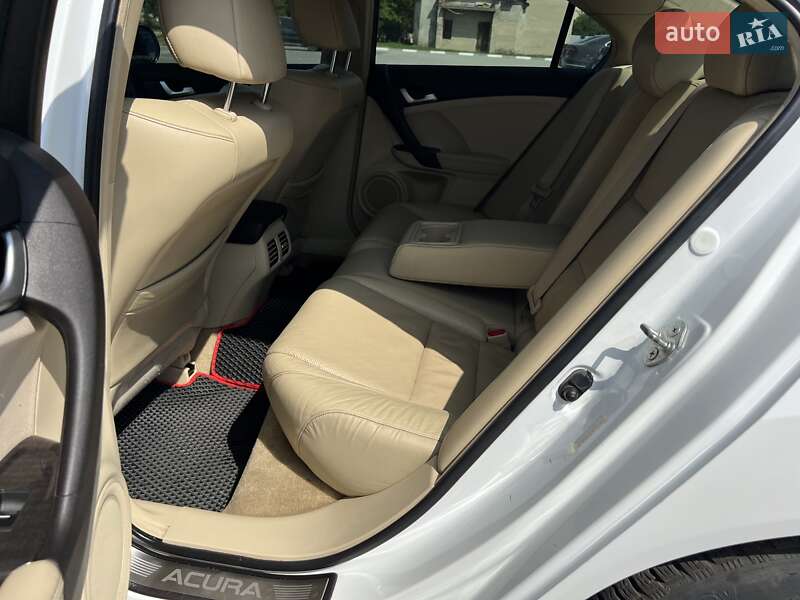 Седан Acura TSX 2011 в Богуславі