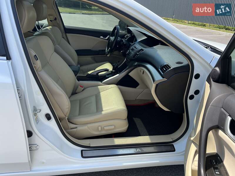 Седан Acura TSX 2011 в Богуславі