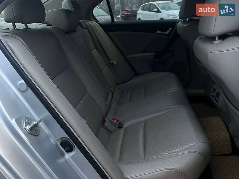 Седан Acura TSX 2013 в Киеве