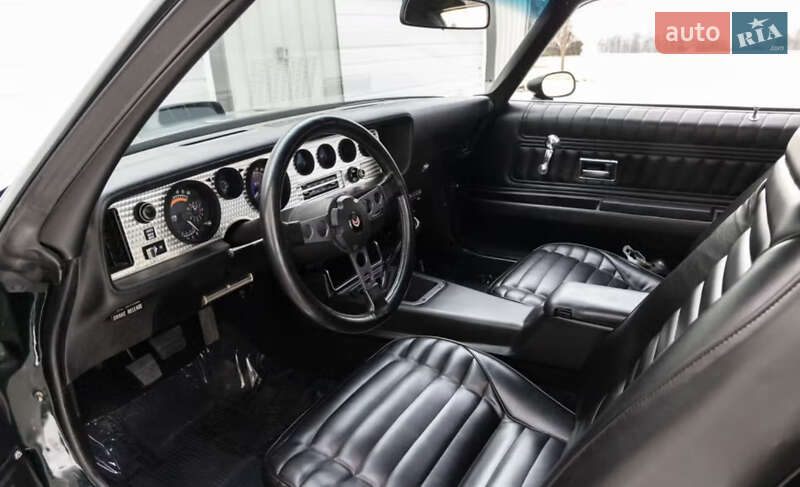 Седан AION V 1985 в 