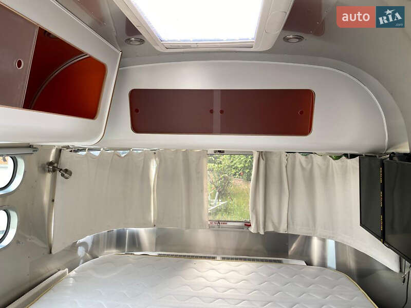 Дом на колесах Airstream International 2009 в Киеве