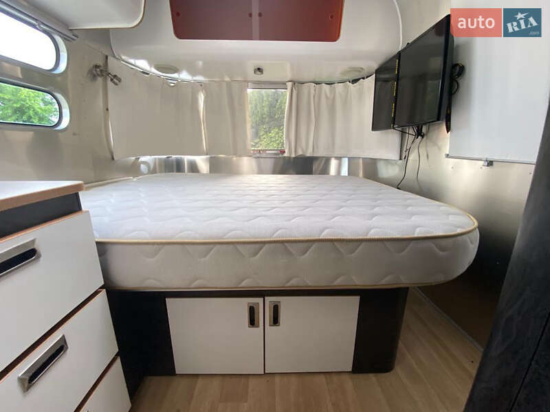 Дом на колесах Airstream International 2009 в Киеве