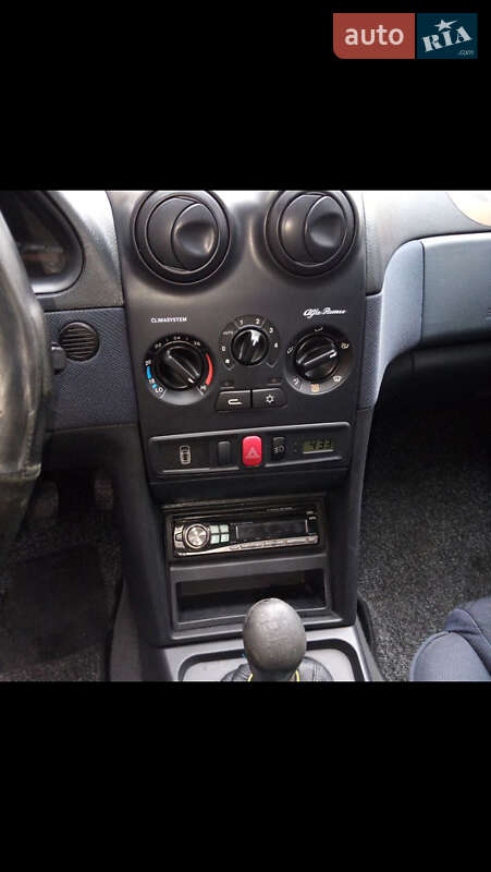 Седан Alfa Romeo 146 1998 в Житомирі