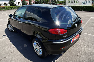 Хетчбек Alfa Romeo 147 2004 в Кам'янському