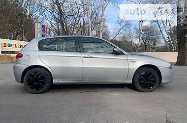 Хэтчбек Alfa Romeo 147 2005 в Днепре