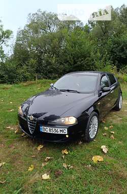 Седан Alfa Romeo 147 2007 в Львові