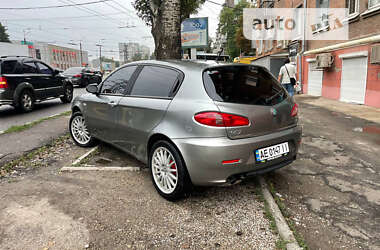 Хэтчбек Alfa Romeo 147 2005 в Днепре