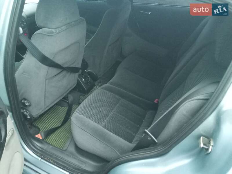 Хэтчбек Alfa Romeo 147 2002 в Чернигове