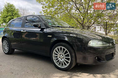 Хетчбек Alfa Romeo 147 2005 в 