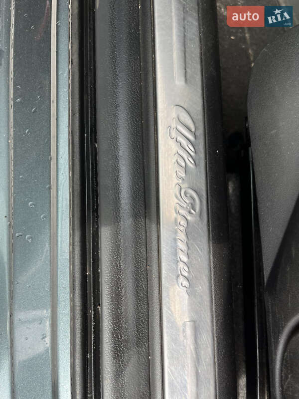 Хэтчбек Alfa Romeo 147 2001 в Киеве фото 10 Хэтчбек Alfa Romeo 147 2001 в Киеве