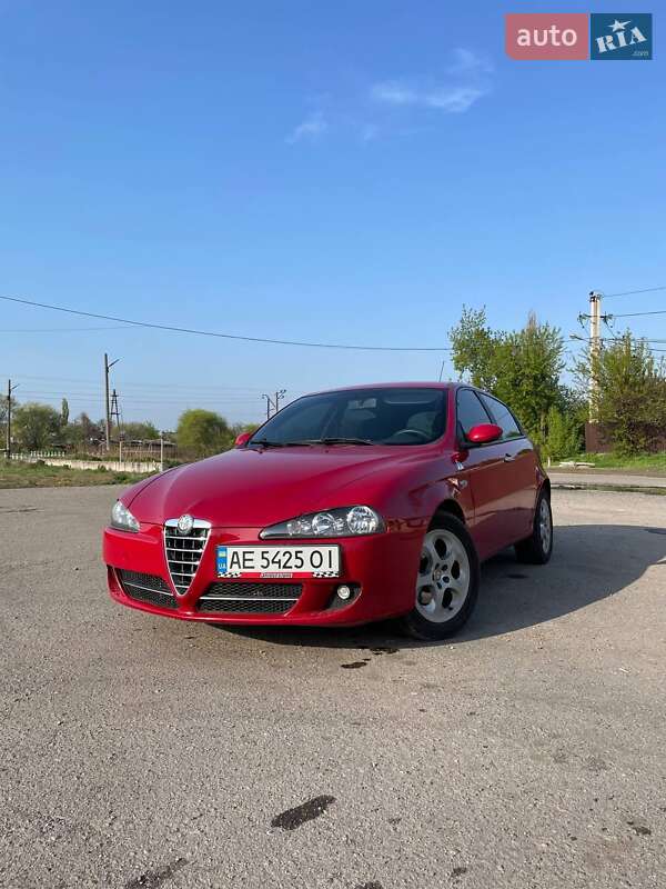 Хетчбек Alfa Romeo 147 2009 в Дніпрі