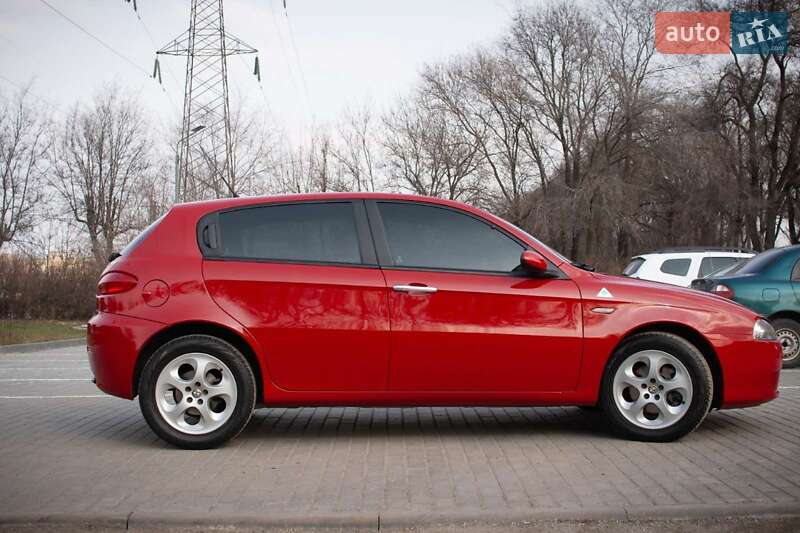 Хетчбек Alfa Romeo 147 2009 в Дніпрі