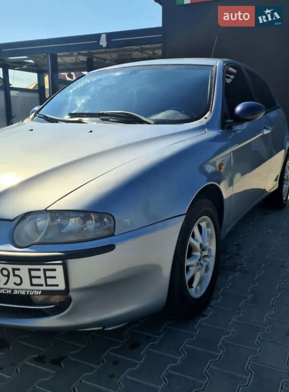 Хэтчбек Alfa Romeo 147 2004 в Черновцах