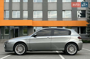 Хетчбек Alfa Romeo 147 2005 в Дніпрі