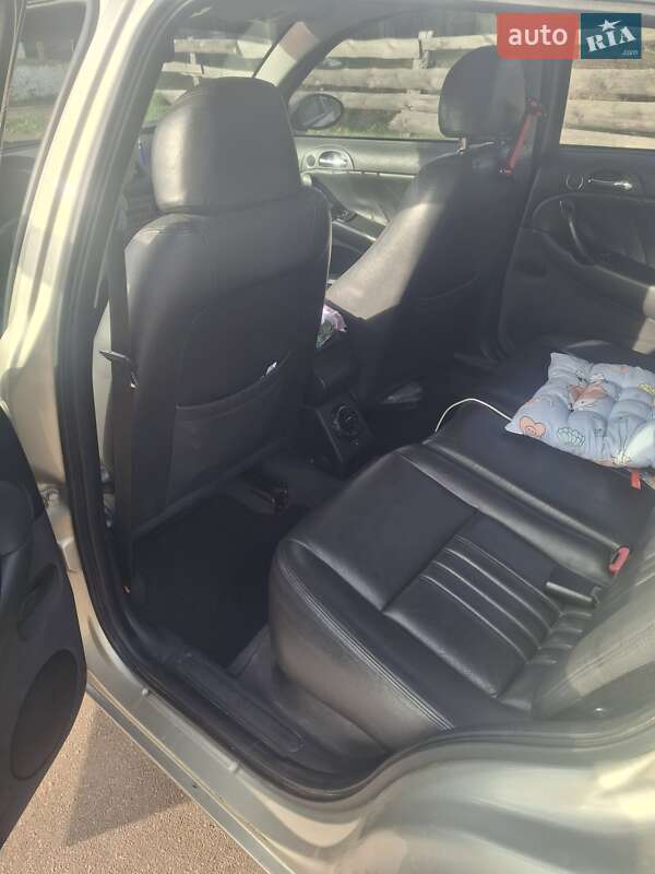 Хэтчбек Alfa Romeo 147 2005 в Лугинах фото 7 Хэтчбек Alfa Romeo 147 2005 в Лугинах