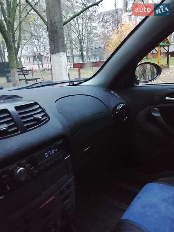 Хэтчбек Alfa Romeo 147 2003 в Херсоне