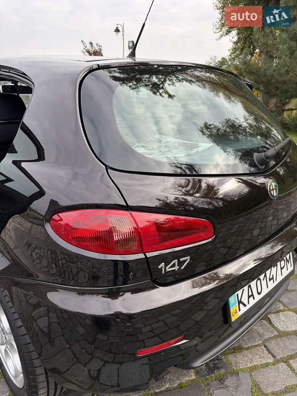 Хэтчбек Alfa Romeo 147 2009 в Киеве