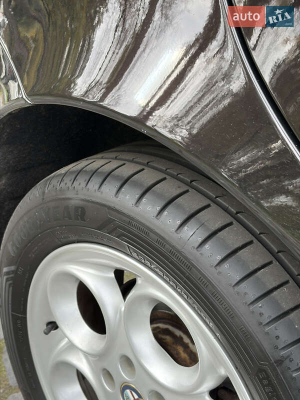 Хэтчбек Alfa Romeo 147 2009 в Киеве