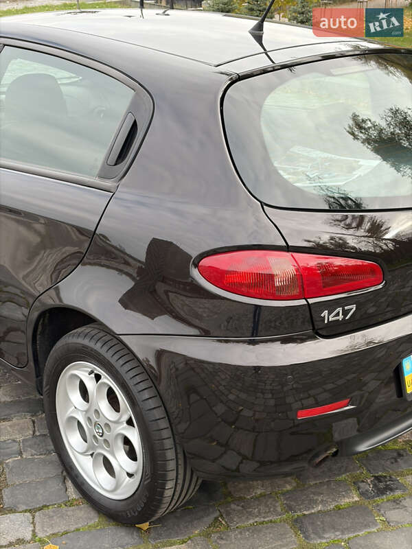 Хэтчбек Alfa Romeo 147 2009 в Киеве