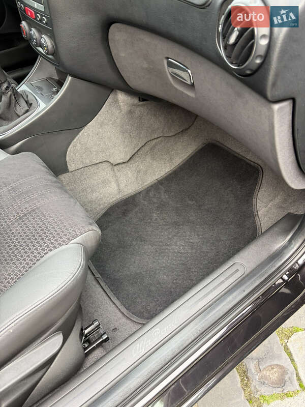 Хэтчбек Alfa Romeo 147 2009 в Киеве