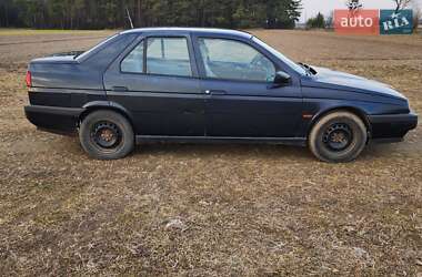 Седан Alfa Romeo 155 1994 в Радивиліві