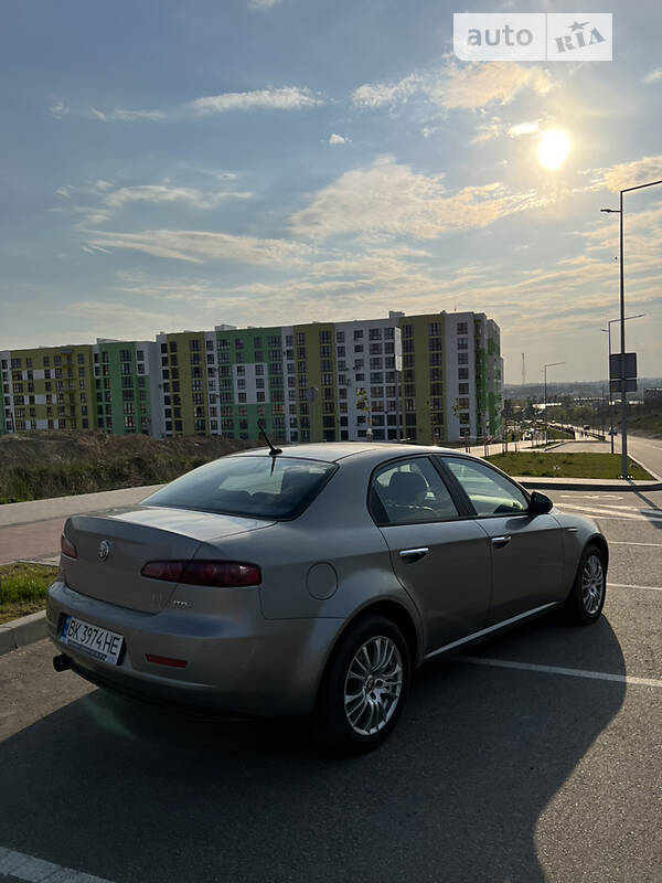 Седан Alfa Romeo 159 2010 в Рівному