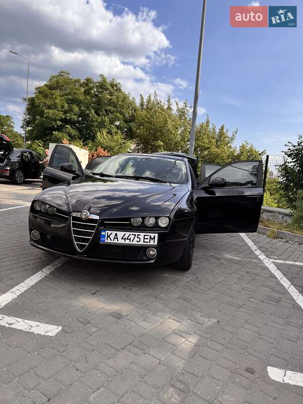 Седан Alfa Romeo 159 2006 в Киеве