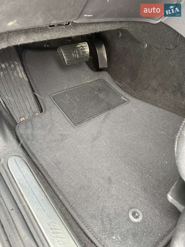 Седан Alfa Romeo 159 2008 в Києві фото 15 Седан Alfa Romeo 159 2008 в Києві