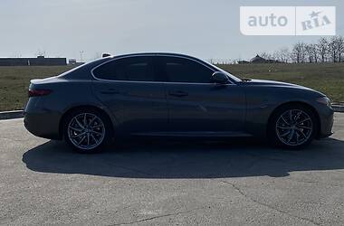 Седан Alfa Romeo Giulia 2017 в 