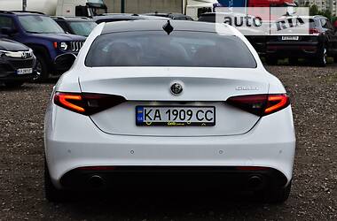 Седан Alfa Romeo Giulia 2017 в 