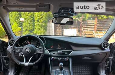 Седан Alfa Romeo Giulia 2017 в 