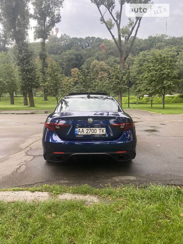 Седан Alfa Romeo Giulia 2018 в Киеве