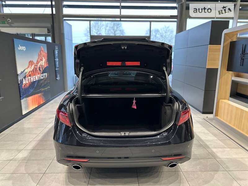 Седан Alfa Romeo Giulia 2021 в Днепре