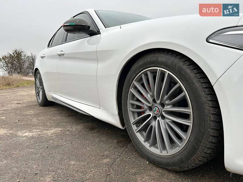 Седан Alfa Romeo Giulia 2019 в Киеве