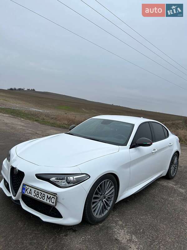 Седан Alfa Romeo Giulia 2019 в Киеве
