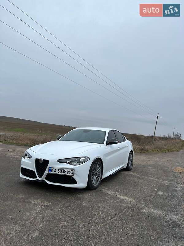 Седан Alfa Romeo Giulia 2019 в Киеве