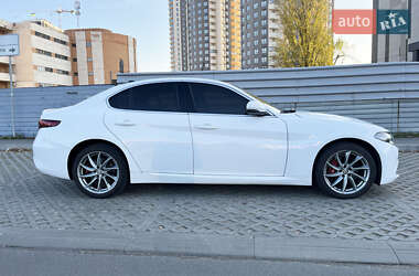 Седан Alfa Romeo Giulia 2017 в 
