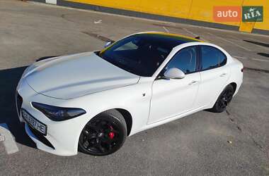 Седан Alfa Romeo Giulia 2022 в 