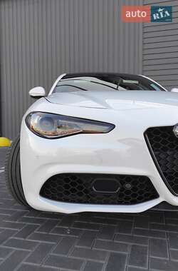 Седан Alfa Romeo Giulia 2022 в 