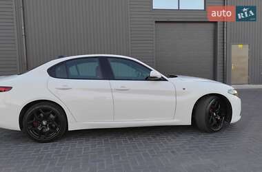 Седан Alfa Romeo Giulia 2022 в 