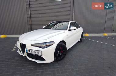 Седан Alfa Romeo Giulia 2022 в 