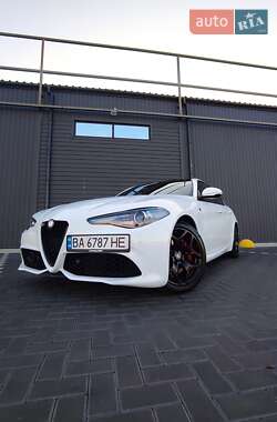 Седан Alfa Romeo Giulia 2022 в 