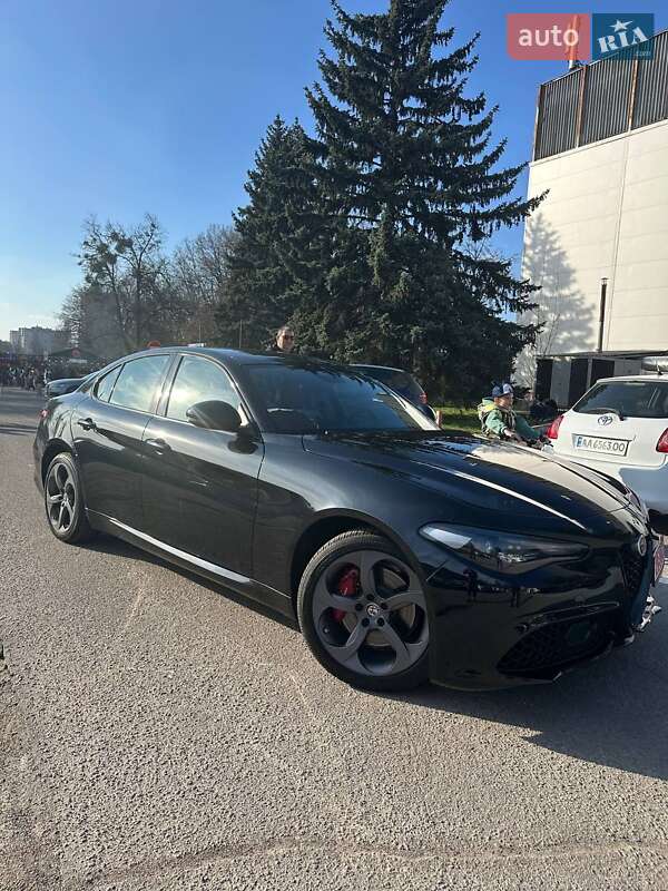 Седан Alfa Romeo Giulia 2018 в Києві