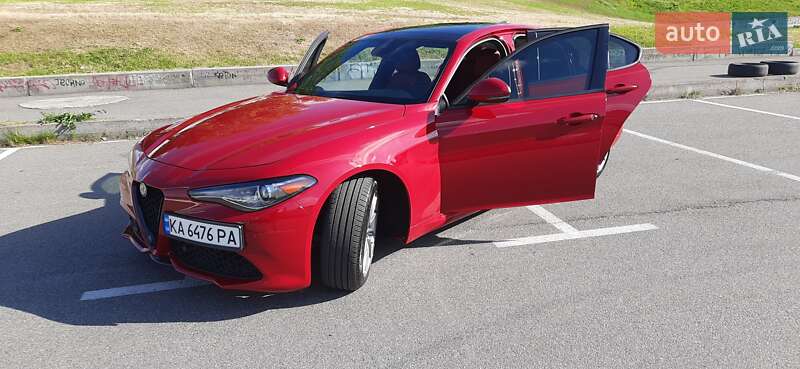 Седан Alfa Romeo Giulia 2021 в Києві