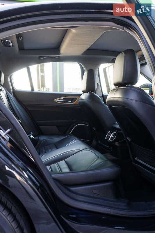 Седан Alfa Romeo Giulia 2016 в Львові