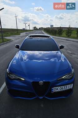 Седан Alfa Romeo Giulia 2021 в 