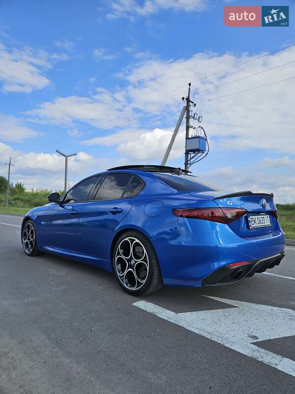 Седан Alfa Romeo Giulia 2021 в Рівному