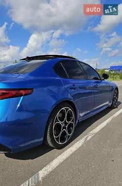 Седан Alfa Romeo Giulia 2021 в 