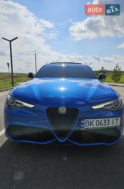 Седан Alfa Romeo Giulia 2021 в 